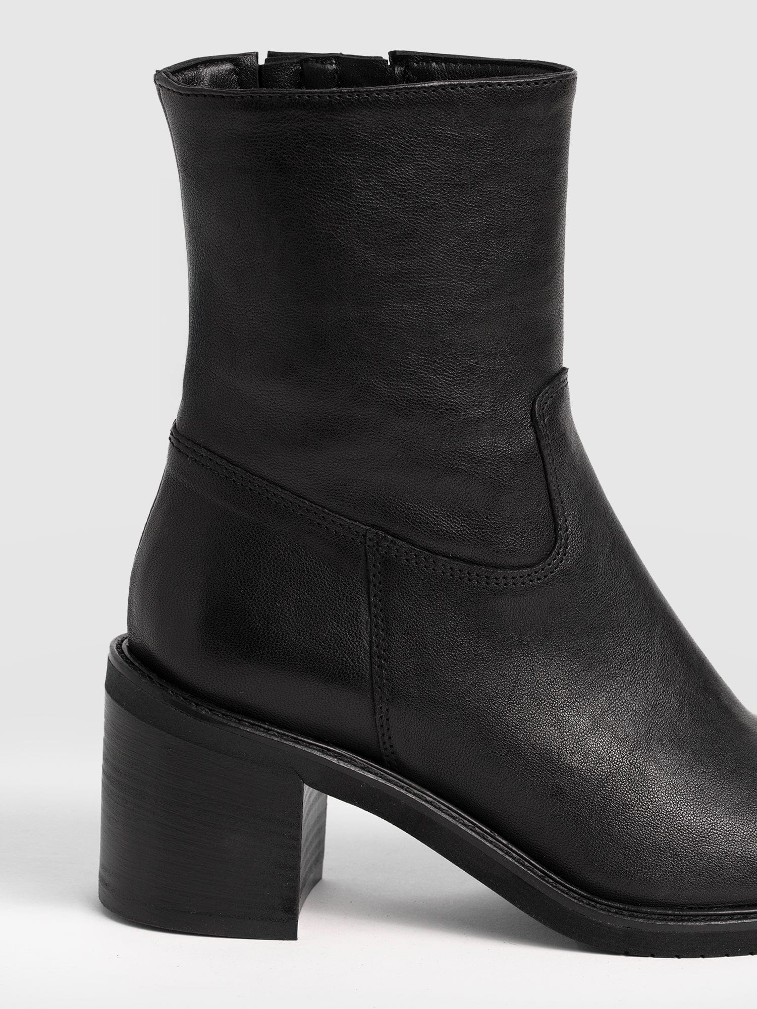 Dakota Ankle Boot - Black - Image 4