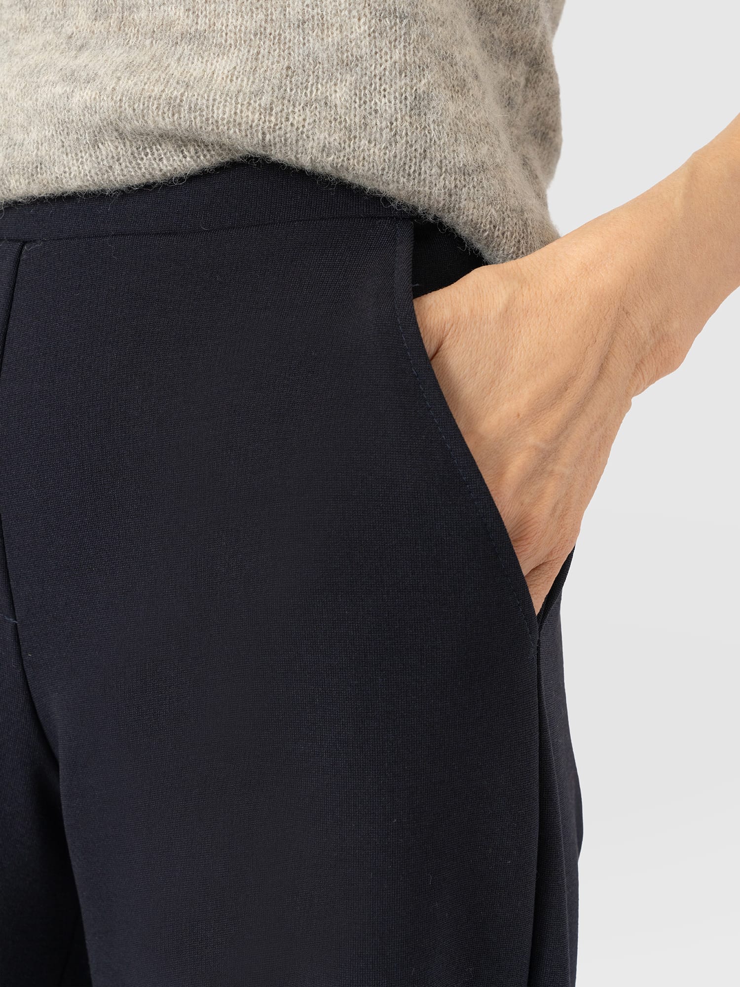 Hoxton Straight Leg Pant - Navy - Image 5